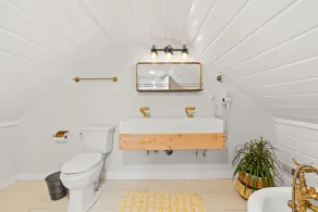  5RM Seattle house w/hot tub , 12 minutes to stadiums  - Image 3