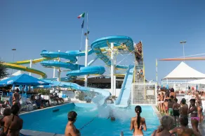 Hotel Boom - Image 2