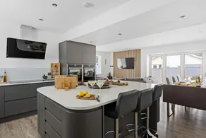 Greenacre - Close to beaches with Hydropool spa - Image 4