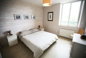 Cottage on private grounds - Image 4