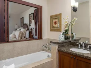 2-Level Townhouse w/Incredible Fairway Views! 2 Lanais, WiFi, AC, Laundry, TVs–Hali’i Kai 5G - Image 4