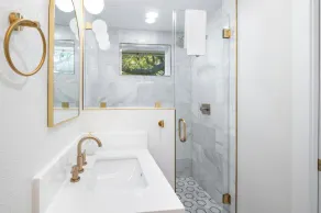 Brand New Heated Pool! Remodeled 3 Bedroom Cottage/Steps to the beach! - Image 3