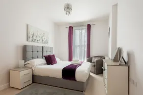 Queens Lodge, 1 Bedroom Luxury Apartment - Image 5
