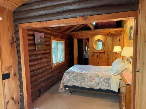 Wallenpaupack Lakefront Log Home - 3 soveværelser + hems og Central AC - Image 4