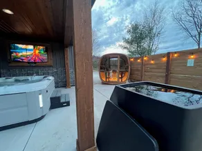 Nature's Ridge TC | Pickleball Lodge Retreat Home - Image 2