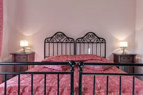 Villa 'Il Frassine' with Private Pool, Wi-Fi and Air Conditioning - Image 5