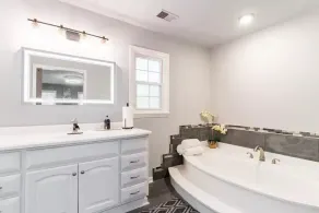 Colonial with a contemporary flare. Come relax and unwind! - Image 4