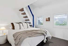 Cape Cod Inspired Classic dwelling, this picturesque home (sleeps 9) - Image 5