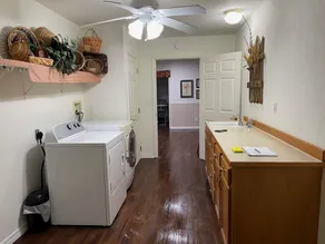 Country Charm! Billiards and Ping Pong Table & Sunroom, Spacious & Sleeps 14! - Image 2