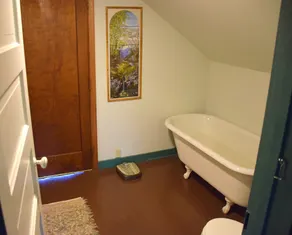 Unique Large House on 40 Acres, Great Views, Bass Pond, and Trails. Pets OK! - Image 3