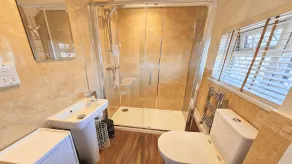 Dove Cott Sleeps 4 Central Location - Image 2