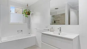 Stones Throw 26 River View Drive - Image 3