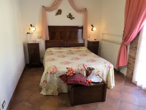 Old cottage in the heart of Tuscany, quiet, near Lucca, Florence, Pisa, Siena - Image 5