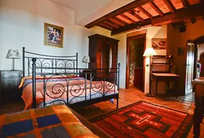 Villa de luxe en pierre sur une colline, avec vue panoramique, piscine privée, équitation, garderie - Image 3