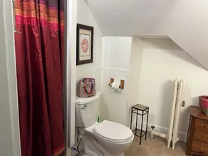 Easy access elegance, minutes from 95, colleges, Gillette and Providence. - Image 5