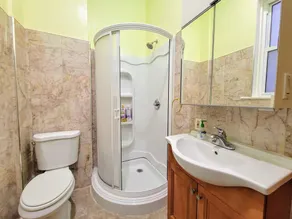 23rd St - Modern 2 Bedroom with Parking - near McCormick Place, Chinatown - Image 4