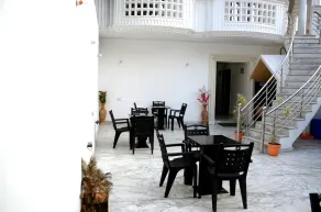 TAJ SQUARE HOMESTAY - Image 5
