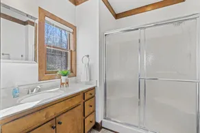 Boat Drinks: Awesome home in great neighborhood on Greenwood side - Image 4