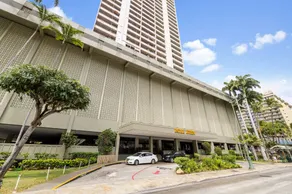 Royal Kuhio 1708 - Spacious Corner Unit w/ Ocean City Views in Heart of Waikiki - Image 5