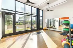 Luxury Getaway Buckhead Lavish Style - Image 3