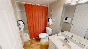 Spacieux appartement en copropriété entièrement équipé avec jacuzzi, piscine et sauna | À côté de la plage - Image 3