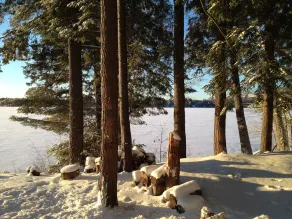 Lakefront boende med utomhusjacuzzi - Image 5