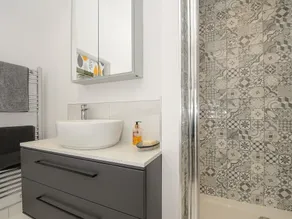 KIRLAND, pet friendly, character holiday cottage in St Kew Highway - Image 5