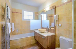 Stunning home in Callian - Image 3