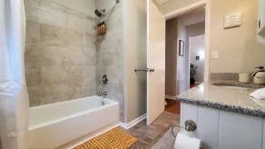Family retreat! Hot tub, Resort amenities. - Image 5