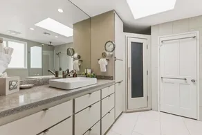 Windansea Luxury Beach Home  - Spa, AC, Walk to Beach, Garage & Fast WiFi! - Image 4
