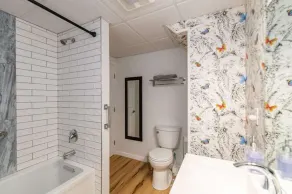 Cozy Private Apt near Downtown - Image 3
