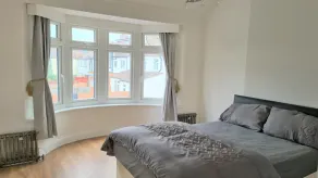 Beautiful 4 bed house with 2 parking | garden - Image 5