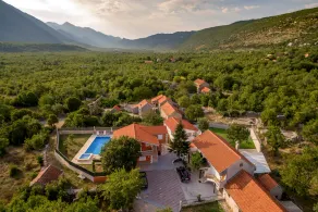Villa Poquito con piscina climatizada interior Makarska - Image 3