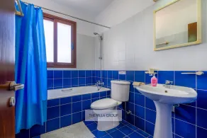 Mar Mediterrâneo à sua porta! Villa de 4 quartos à beira-mar - Image 2