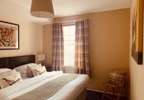 A one-bed apartment located right in the heart of the Grassmarket. Sleeps 4 - Image 4