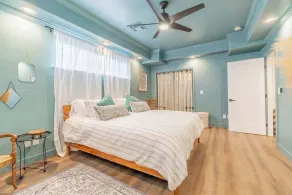 Stylish 2-Bedroom walking distance to Downtown - Image 5