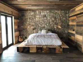 A stunning, modern Lodge with rustic charm at June Farms! - Image 4