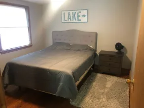Lakefront 3 bedroom house on Lake Harmony with prime location to everything - Image 4