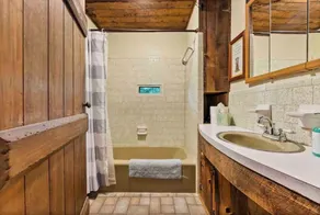 Spacious Large Cabin at Harding near I-65/Downtown Franklin - Image 4
