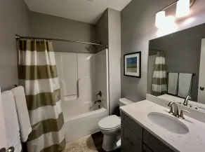 Neu gebaute Wohnung, mit Zugang zum Pool 1/2 Meile vom Lake Michigan! - Image 4