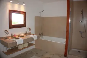 Abgeschiedene Luxus-Ferienvilla mit ländlicher Aussicht und privatem Swimmingpool - Image 2