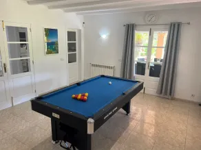Belle Villa Familiale - 4 Chambres avec Salle de Bains, Grande Piscine et AirCon - Image 3