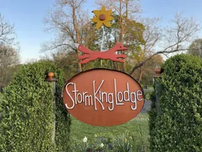 Storm King Lodge - Storm King Art Center, West Point, Woodbury Commons Outlets - Image 3