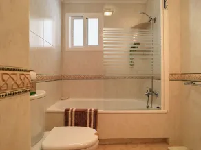 Appartement avec vue montagne et mer, parking - Image 4