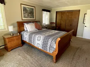 Private One-Acre Woahink Lake View Retreat, Hot Tub & Dock Access - Image 4