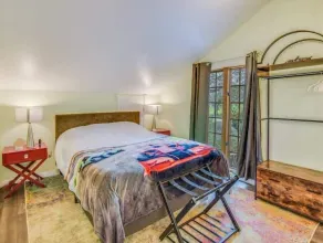 Cozy Oasis in SE Austin - Image 5