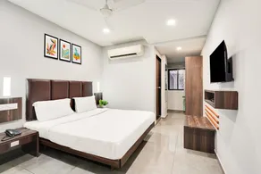 Super Deluxe Roompalette Country Club - Image 5