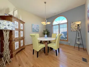 WATERFRONT HOME BERKSHIRE HATHAWAY COLLEGE WELTREIHE DOWNTOWN OMAHA - Image 2