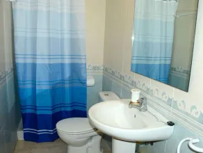 OFFRE SALOU \"LES FAMILLES\"  VUE SUR MER CLIMATISEUR  PISCINE, PARKING WIFI - Image 4