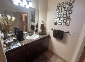 Zion getaway 4 bedroom apt within my home! Private & separate from owners area! - Image 5